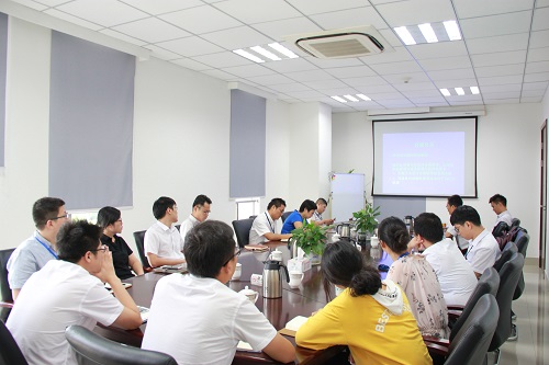 簡(jiǎn)訊照片-軌道公司組織開(kāi)展標(biāo)準(zhǔn)化相關(guān)法律法規(guī)培訓(xùn).jpg